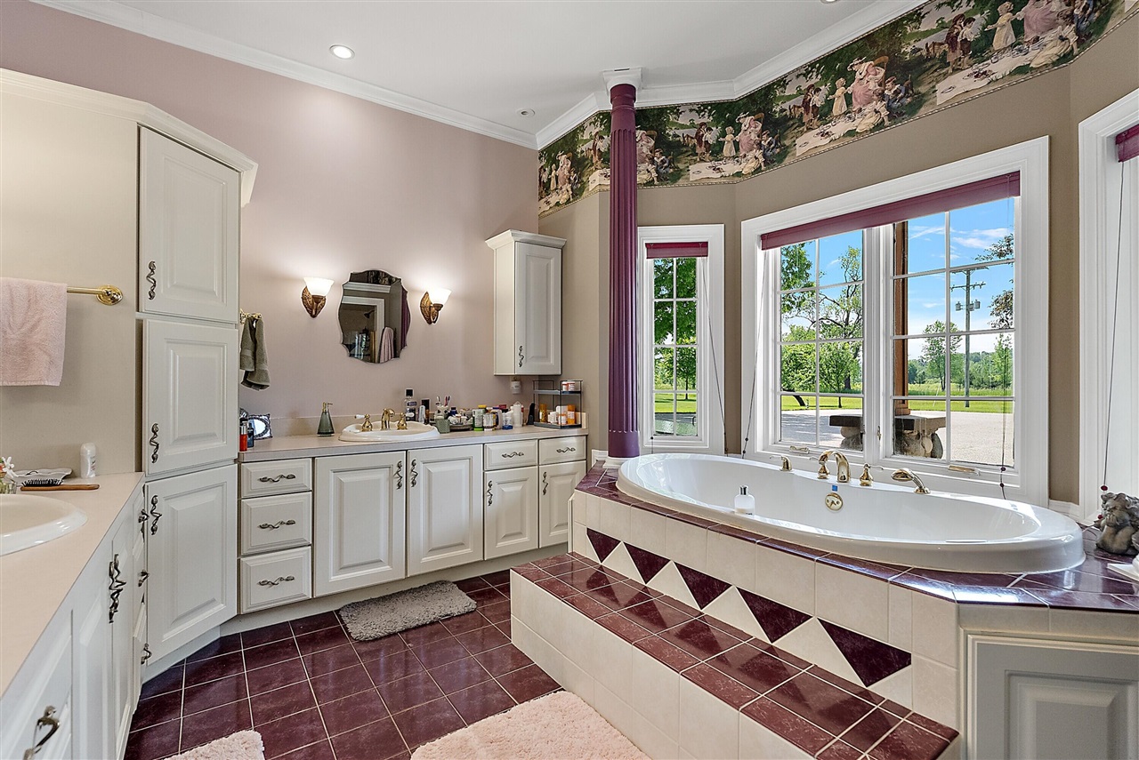 E Street, Grant, MI, 49327-9654