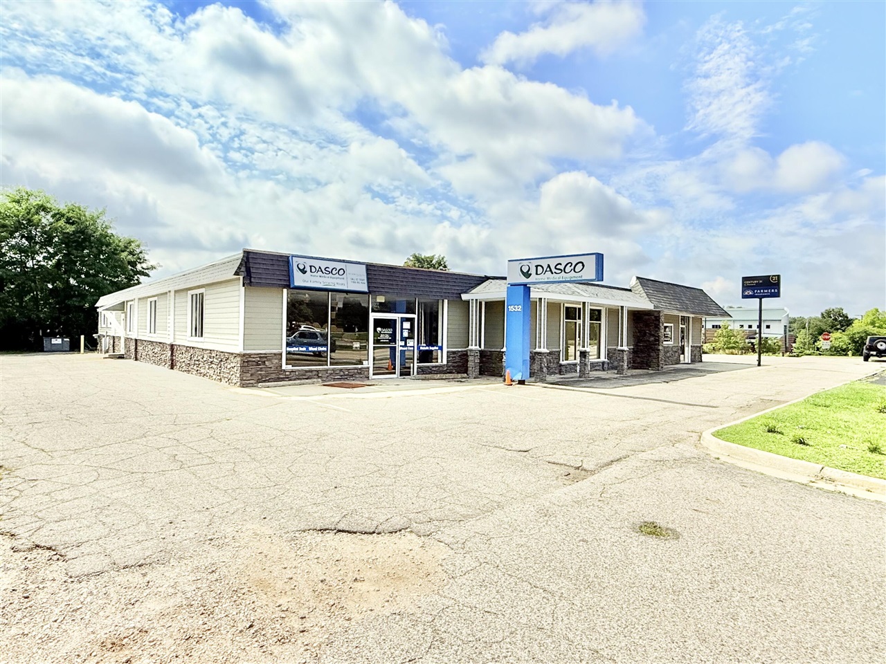 1524 Gull Road, Kalamazoo, MI, 49048-1621