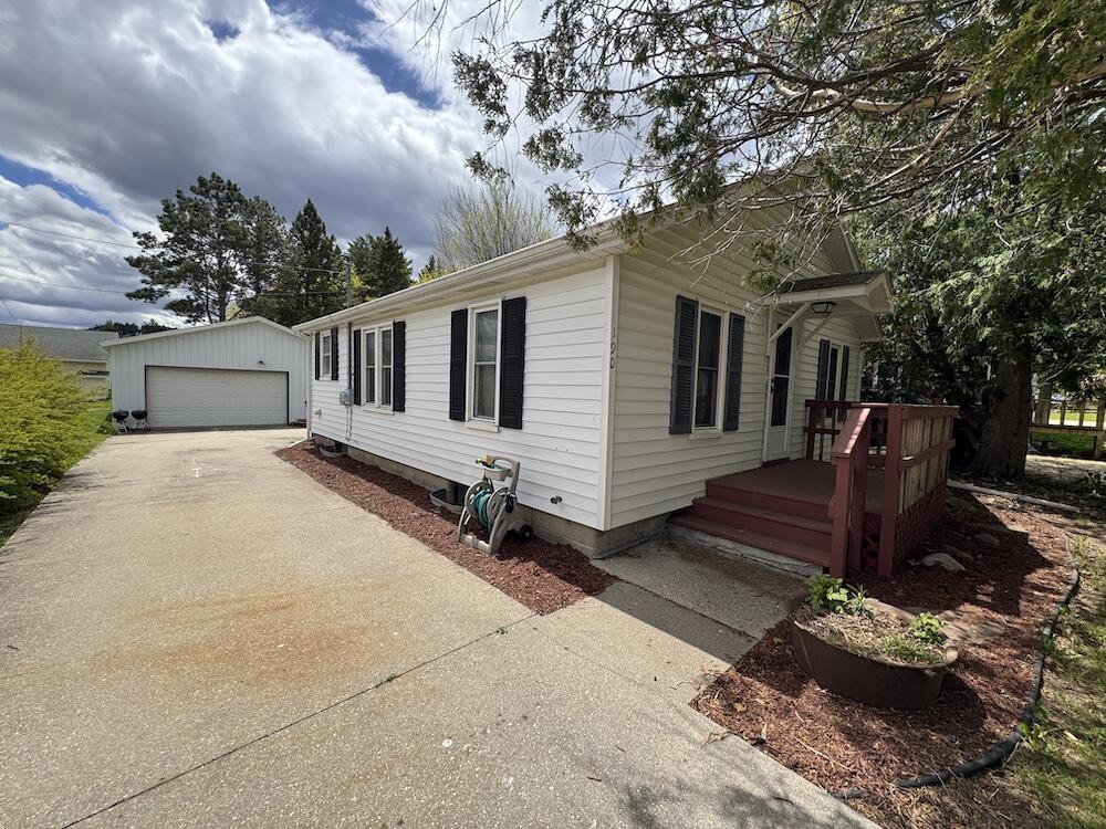 Homes for sale in Harrison, MI | 190 E Spruce St, Harrison, MI 48625 | MLS# 70511576