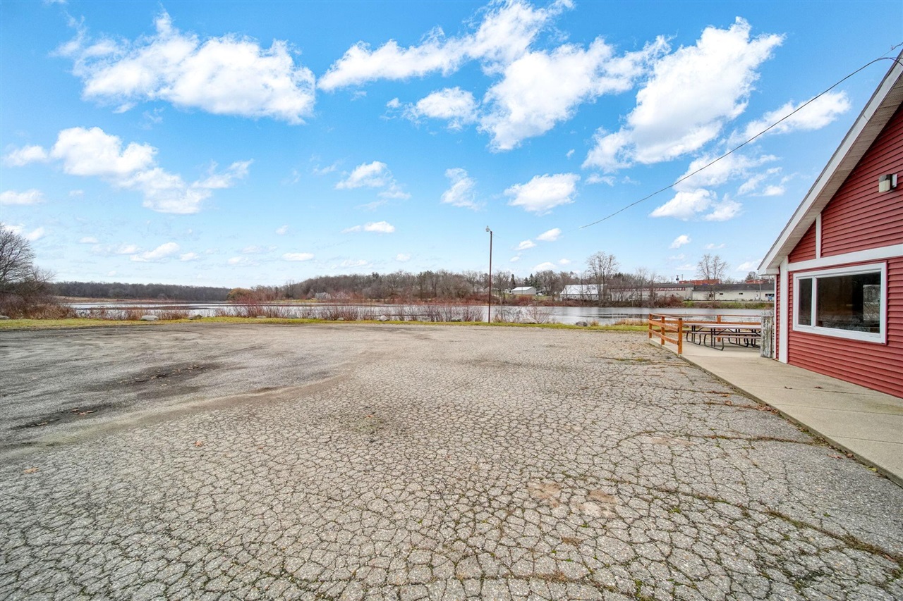 107 E Jackson Road, Concord, MI, 49237-9617