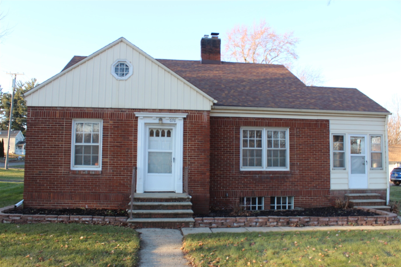 Homes for sale in Saline, MI | 676 W Michigan Ave, Saline, MI 48176 | MLS# 70511612