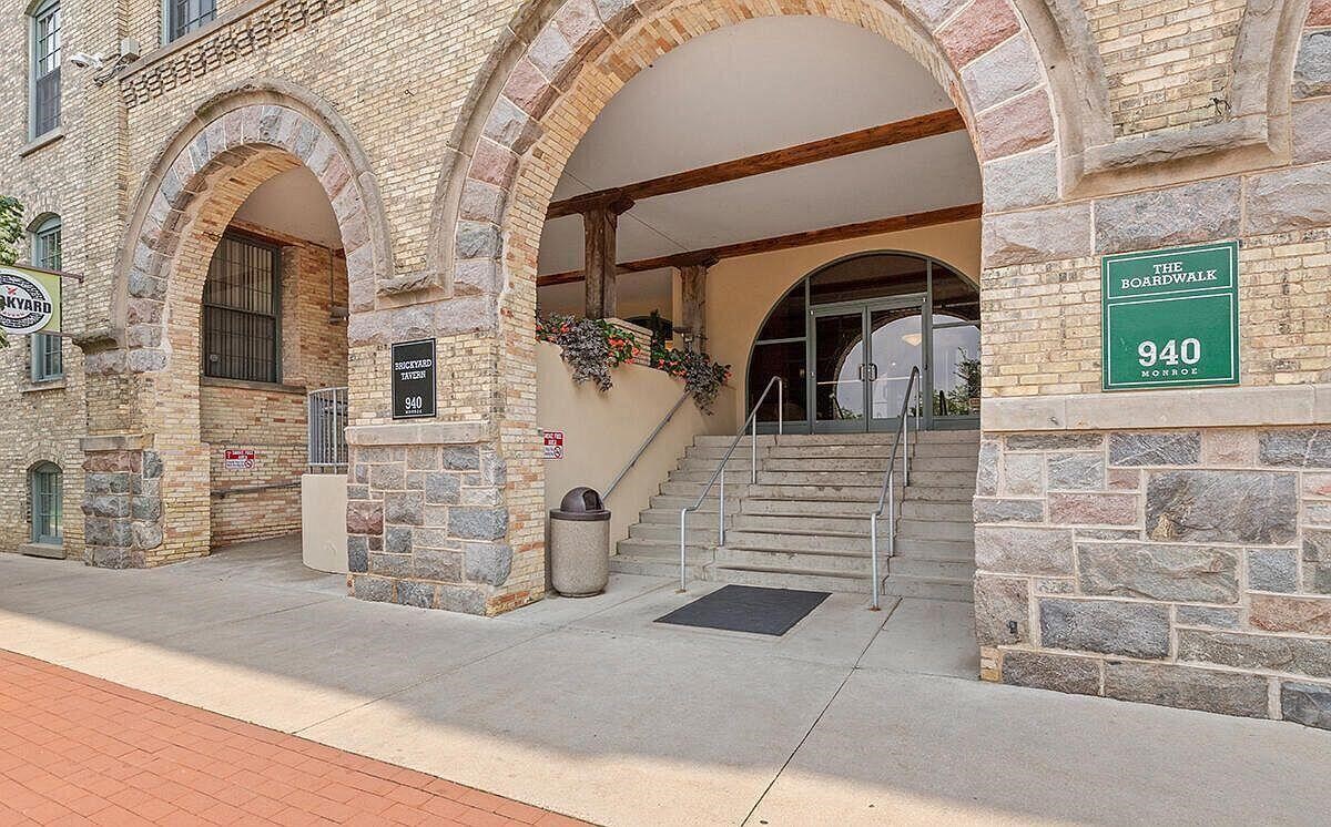 Homes for sale in Grand Rapids, MI | 940 Monroe Ave #415, Grand Rapids, MI 49503 | MLS# 70511672