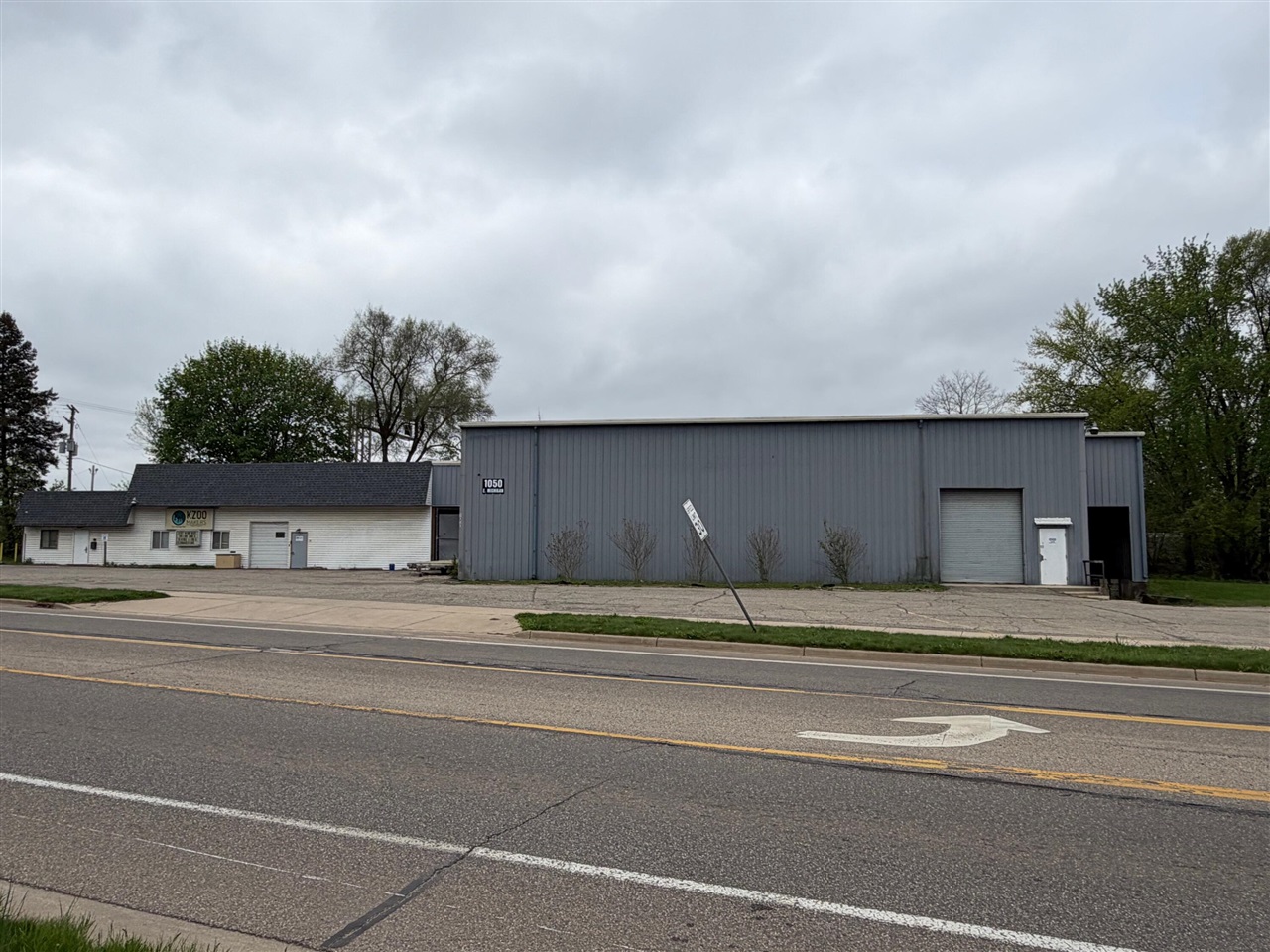 1050 E Michigan Avenue, Kalamazoo, MI, 49048-2420