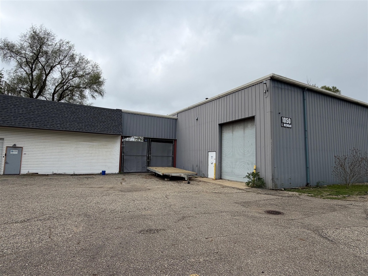 1050 E Michigan Avenue, Kalamazoo, MI, 49048-2420
