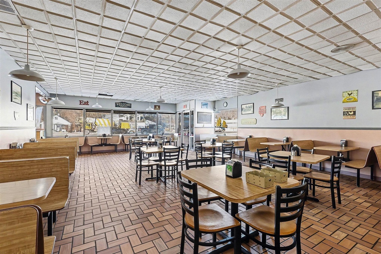 376 N 3rd Avenue, Fruitport, MI, 49415-9701