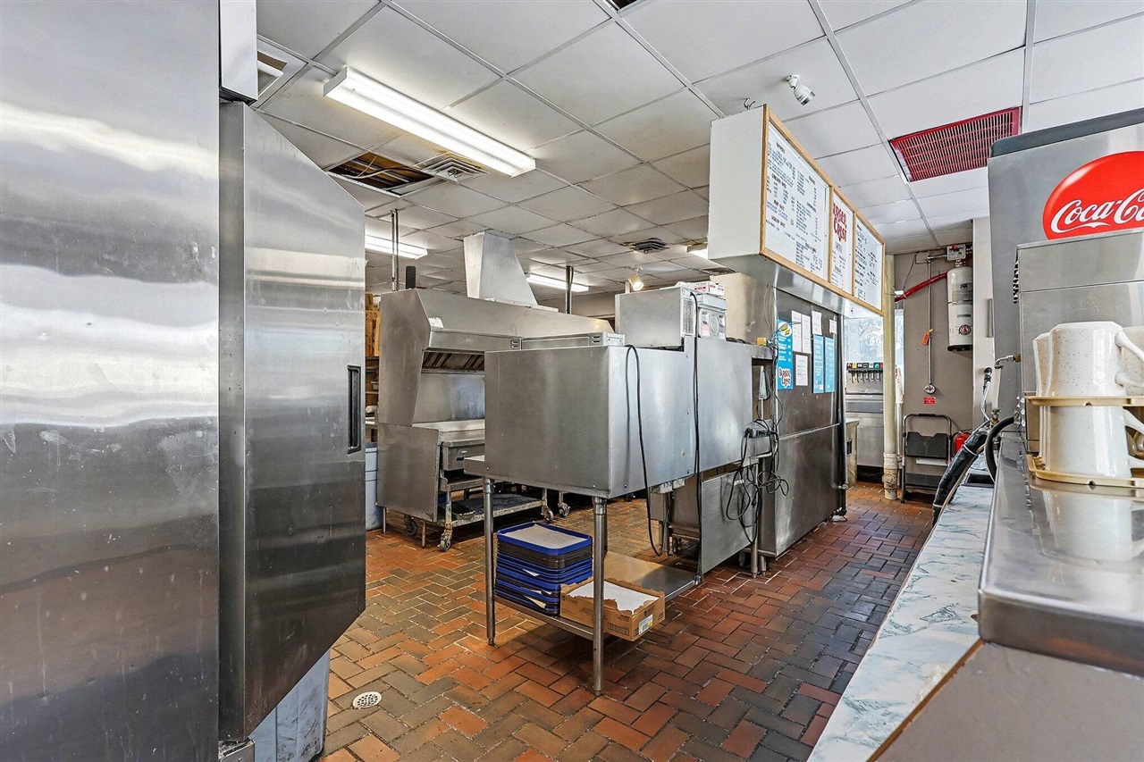 376 N 3rd Avenue, Fruitport, MI, 49415-9701