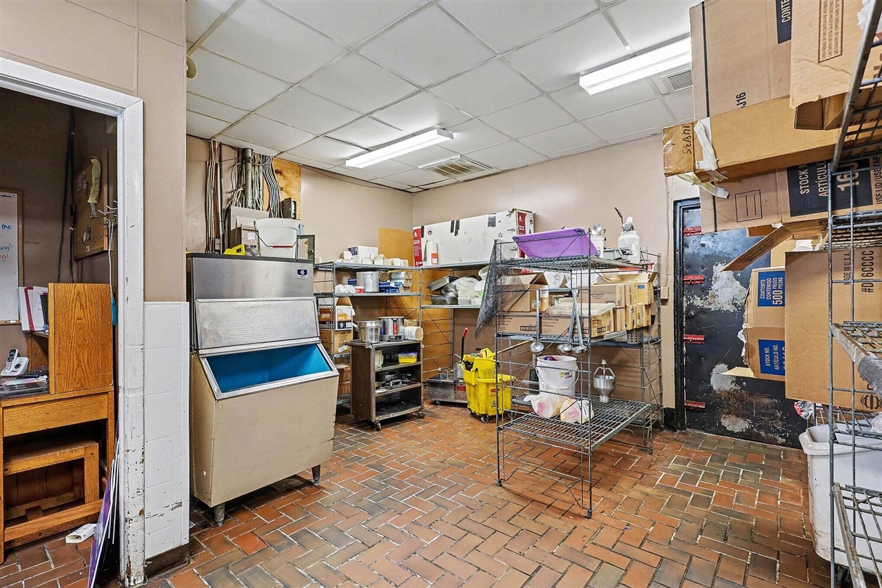 376 N 3rd Avenue, Fruitport, MI, 49415-9701