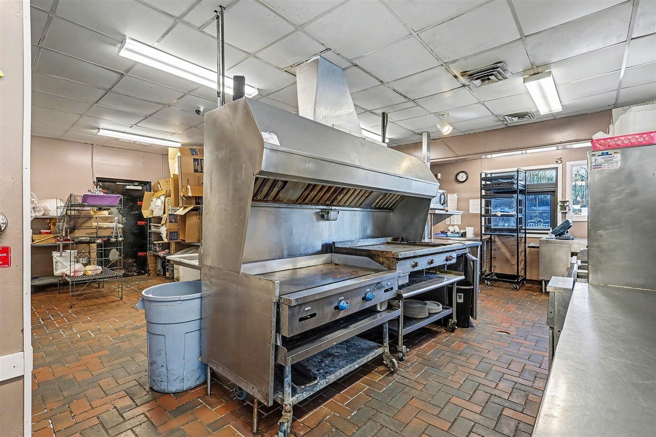 376 N 3rd Avenue, Fruitport, MI, 49415-9701