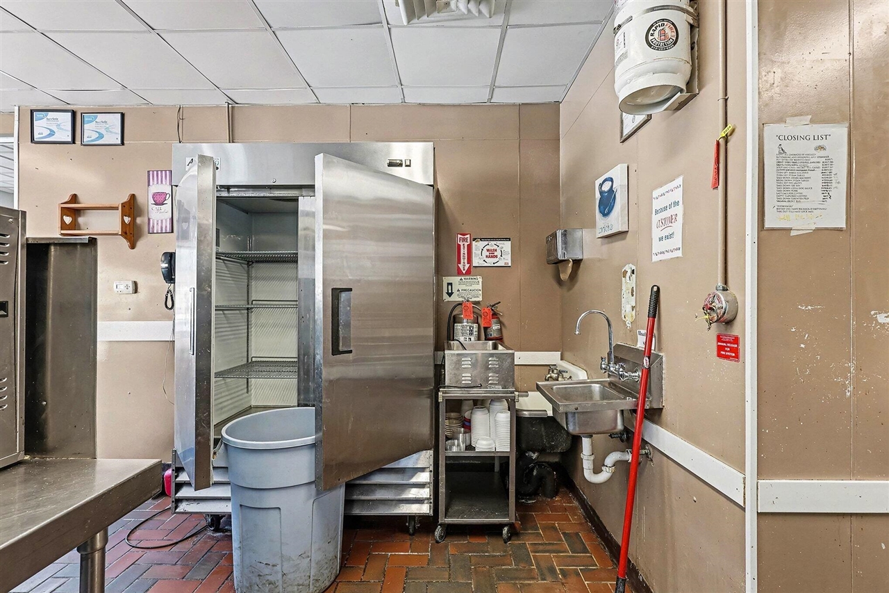 376 N 3rd Avenue, Fruitport, MI, 49415-9701