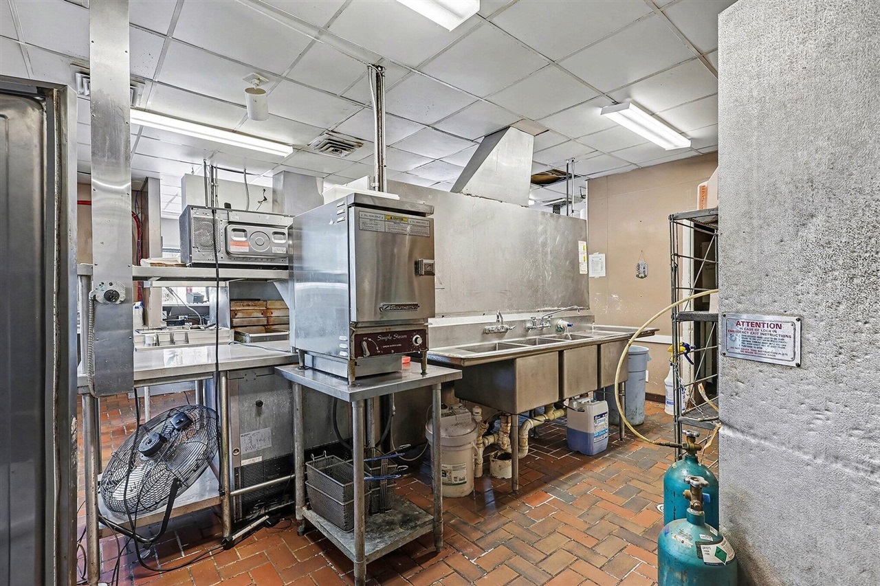 376 N 3rd Avenue, Fruitport, MI, 49415-9701