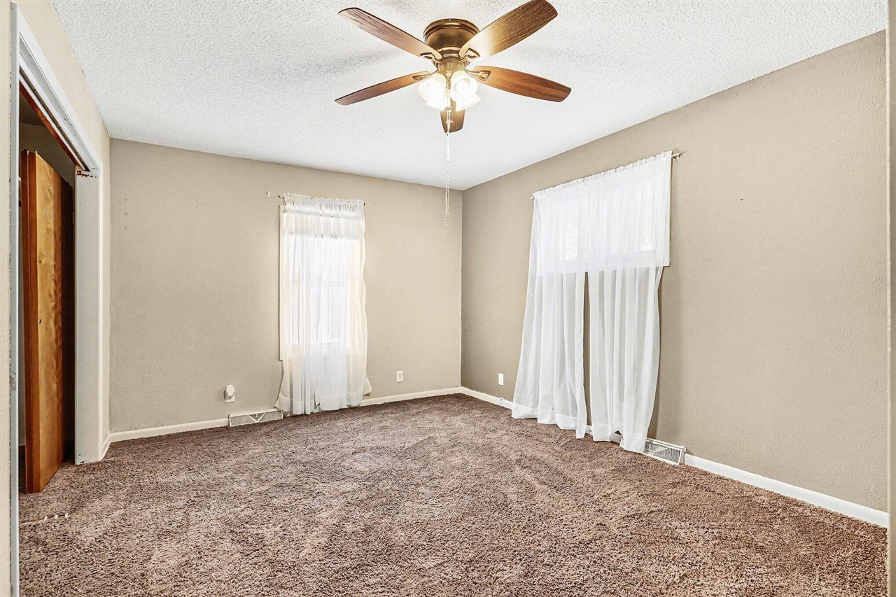 233 Oak Street, Battle Creek, MI, 49037-1299