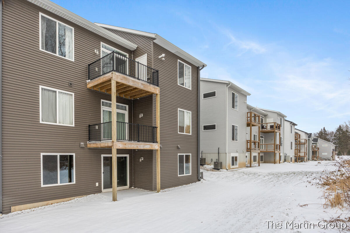 2247 Watertown Way, Grand Rapids, MI, 49505