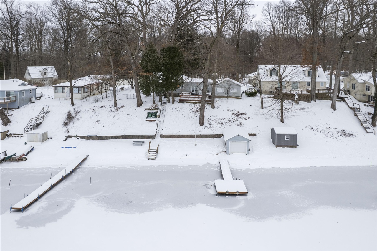 Homes for sale in Buchanan, MI | 15899 Lakeview Dr, Buchanan, MI 49107 | MLS# 70511982