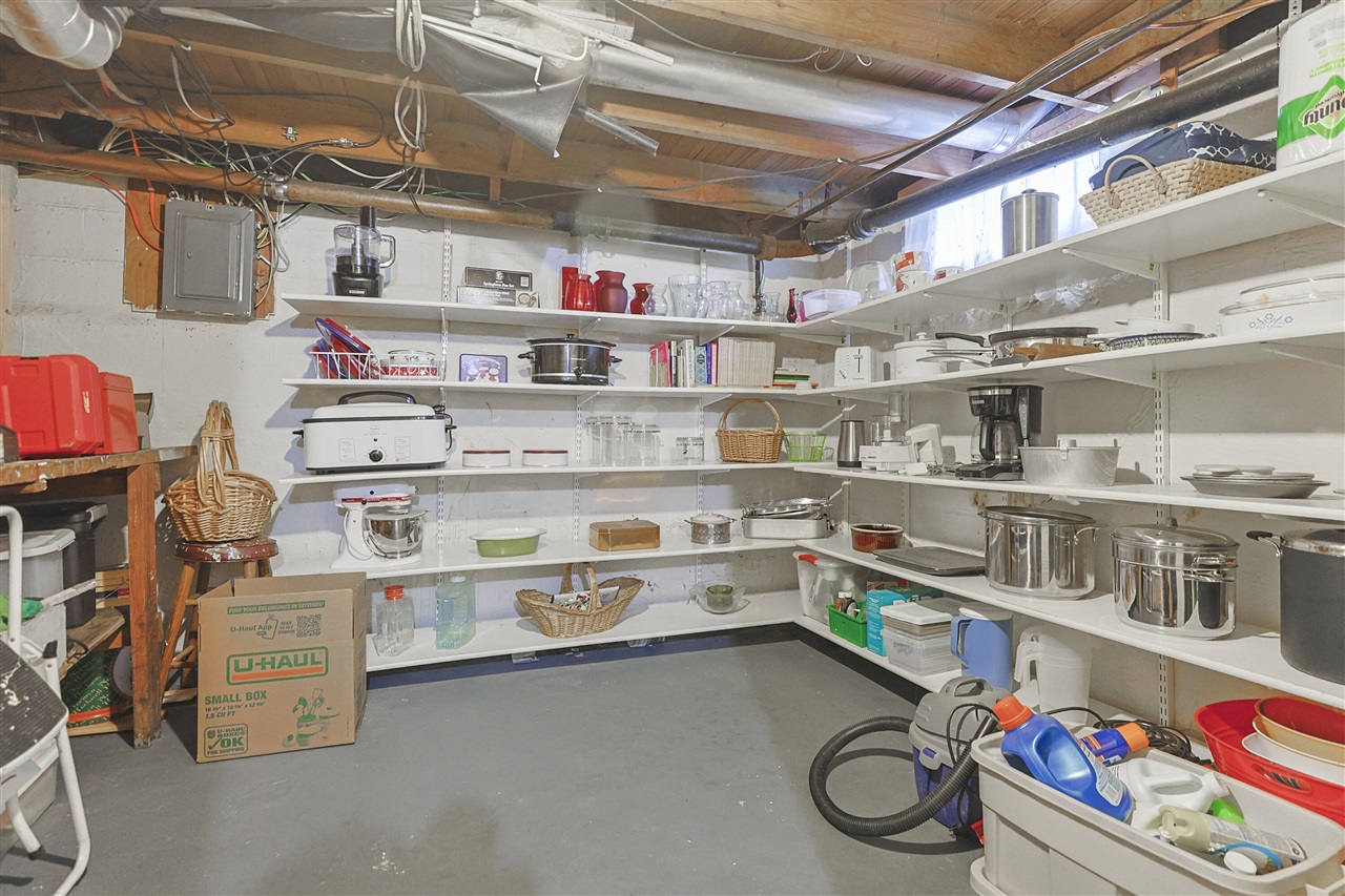 Homes for sale in Buchanan, MI | 15899 Lakeview Dr, Buchanan, MI 49107 | MLS# 70511982