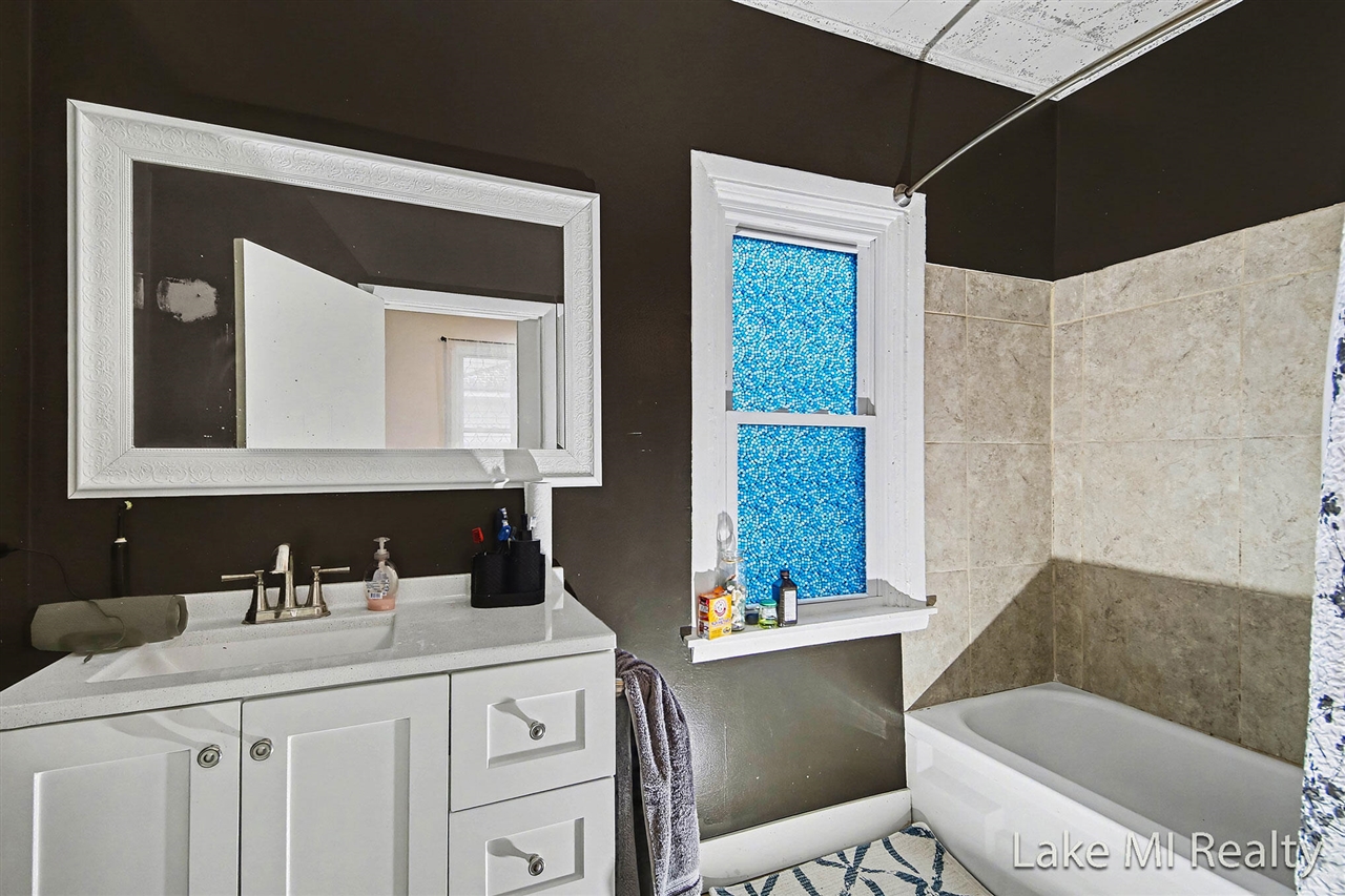 1053 3rd Street, Grand Rapids, MI, 49504-5081