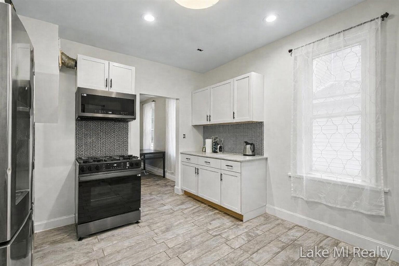 1053 3rd Street, Grand Rapids, MI, 49504-5081