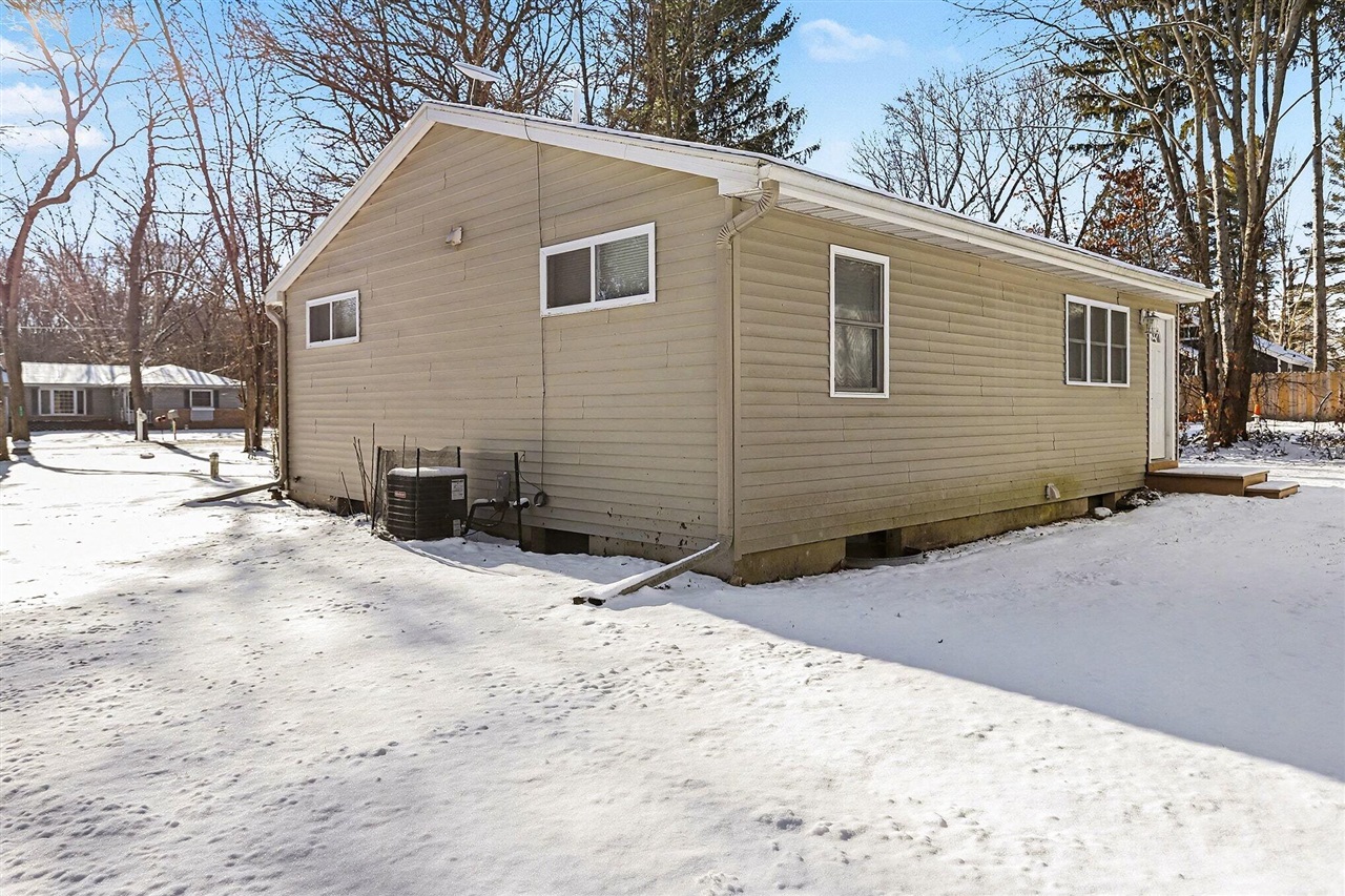 4115 E Kirby Road, Battle Creek, MI, 49017-7602