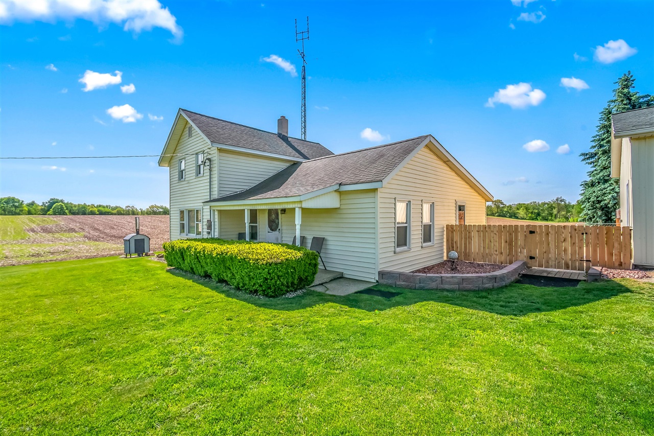 Homes for sale in Bronson, MI | 755 Whipple Rd, Bronson, MI 49028 | MLS# 70512223