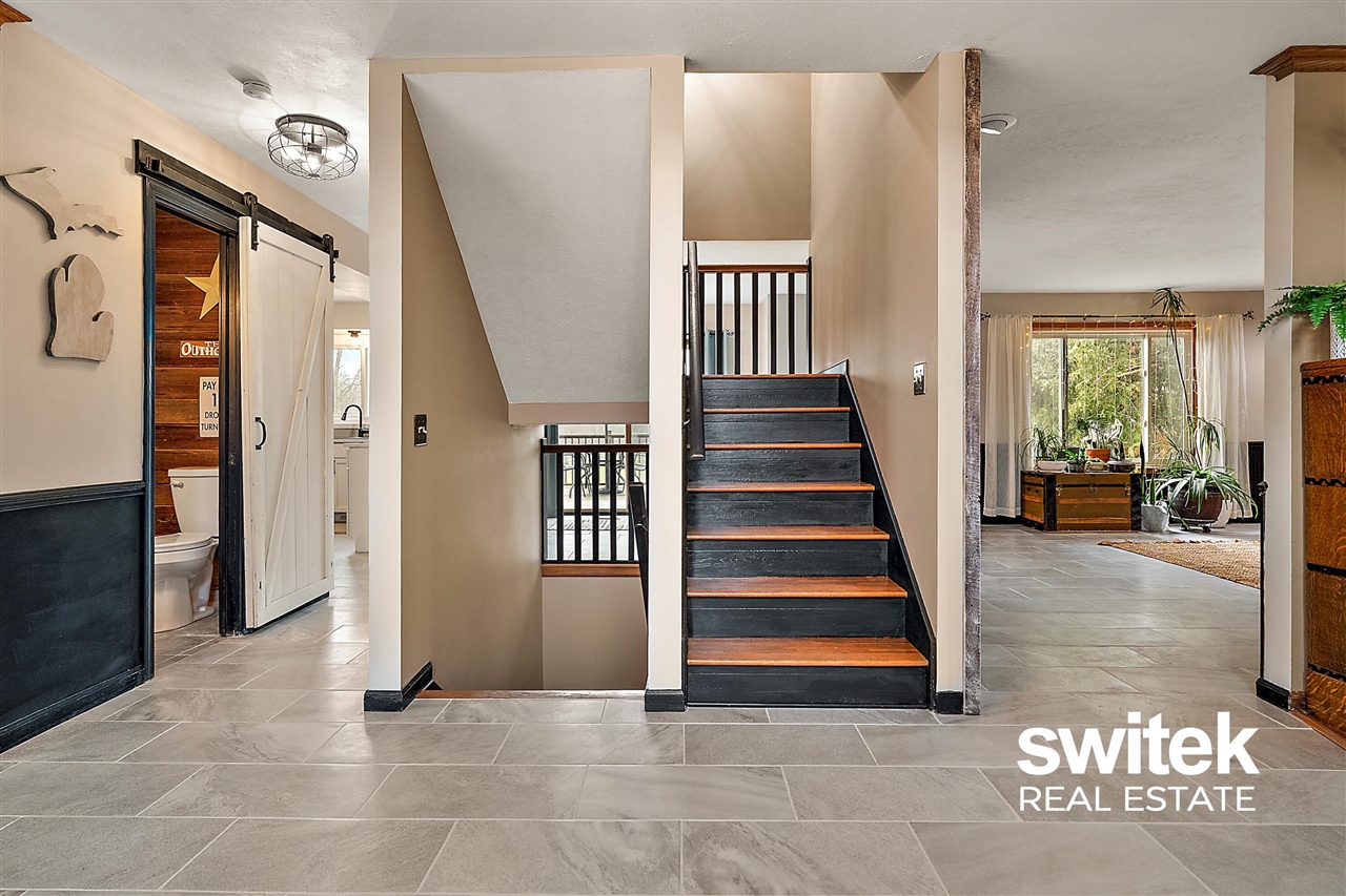 9750 Meadow Valley, Caledonia, MI, 49316-8549