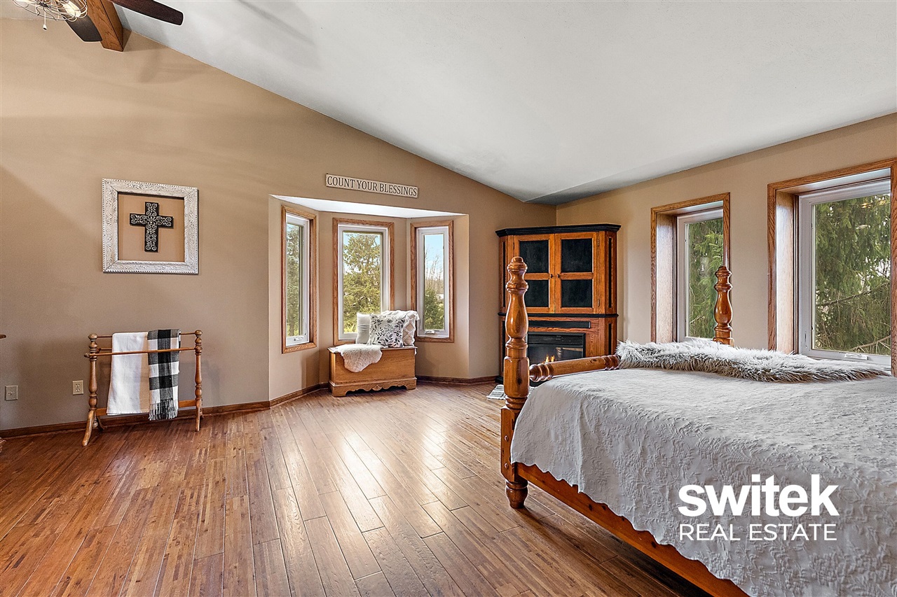 9750 Meadow Valley, Caledonia, MI, 49316-8549