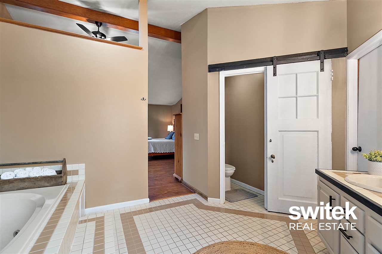 9750 Meadow Valley, Caledonia, MI, 49316-8549