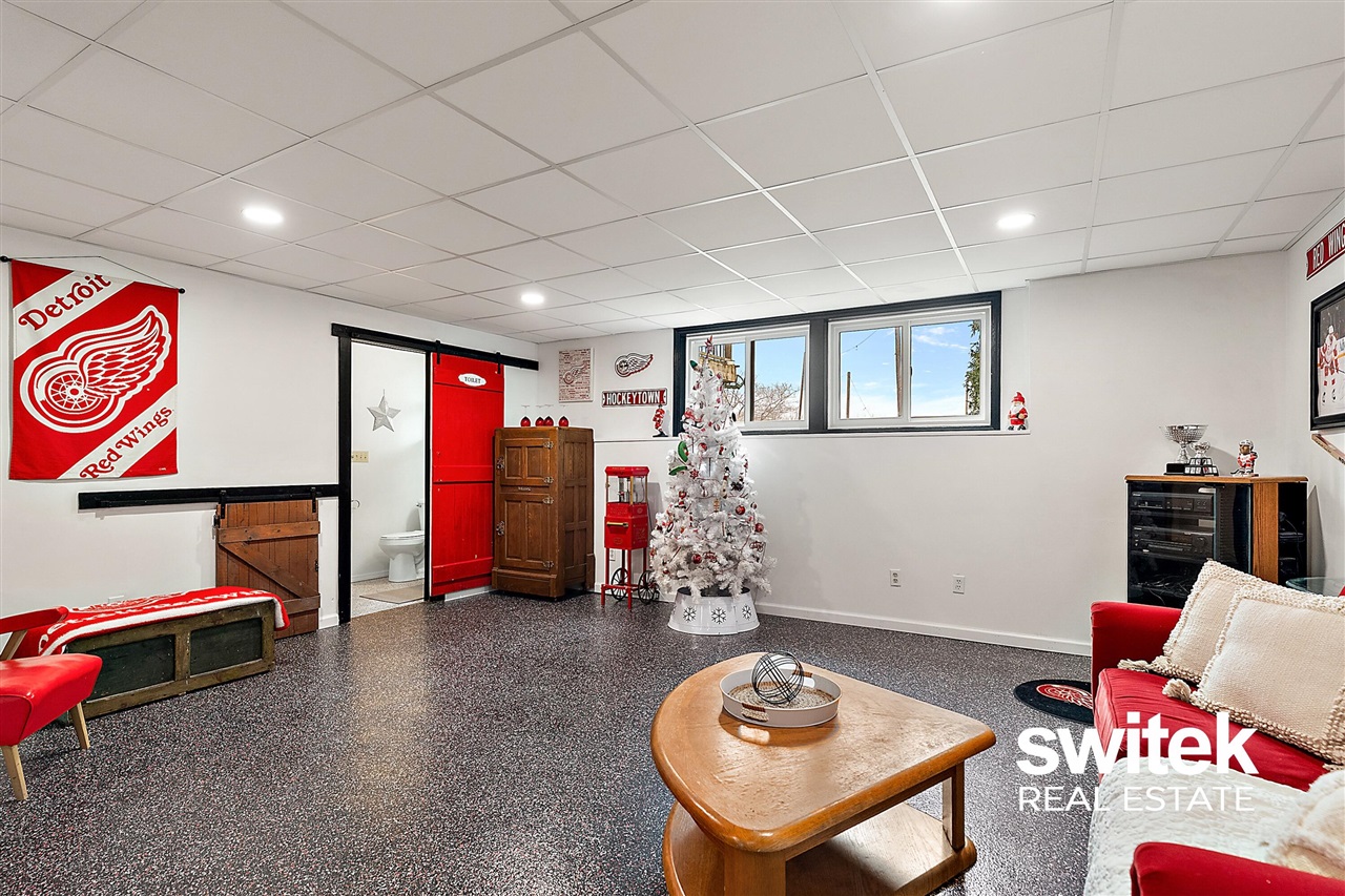 9750 Meadow Valley, Caledonia, MI, 49316-8549