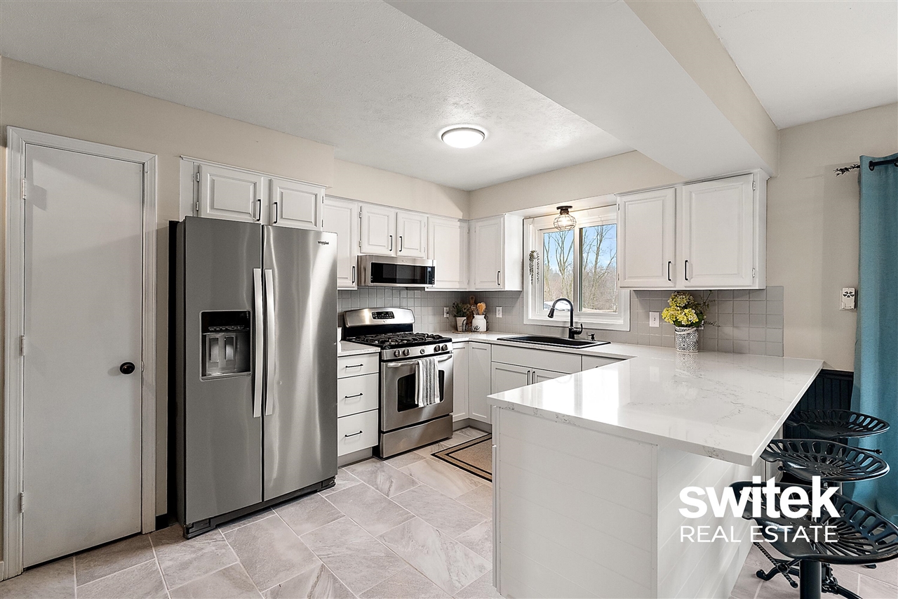 9750 Meadow Valley, Caledonia, MI, 49316-8549