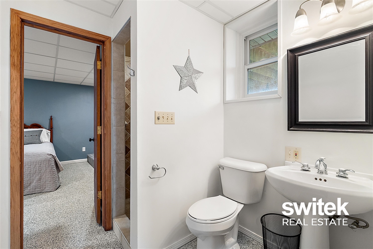 9750 Meadow Valley, Caledonia, MI, 49316-8549