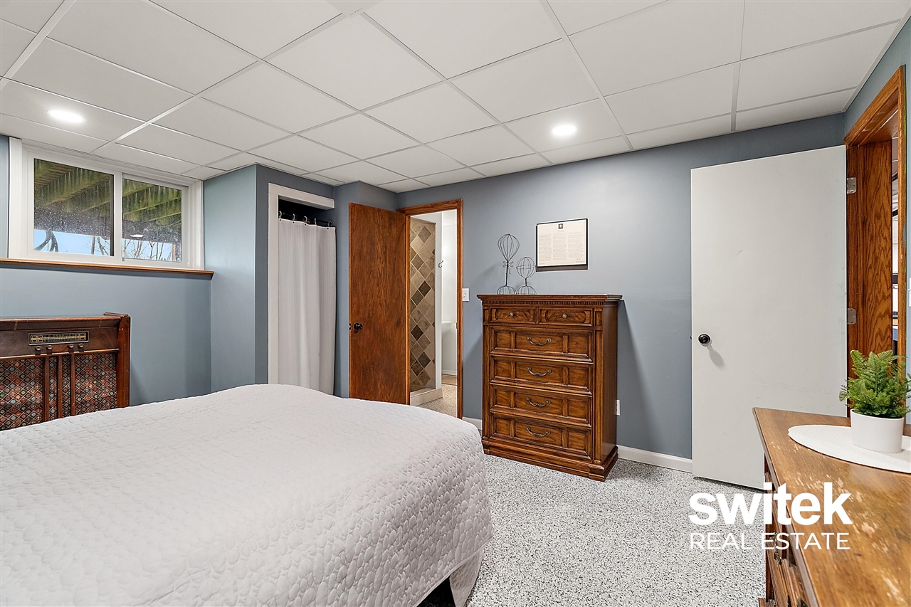 9750 Meadow Valley, Caledonia, MI, 49316-8549