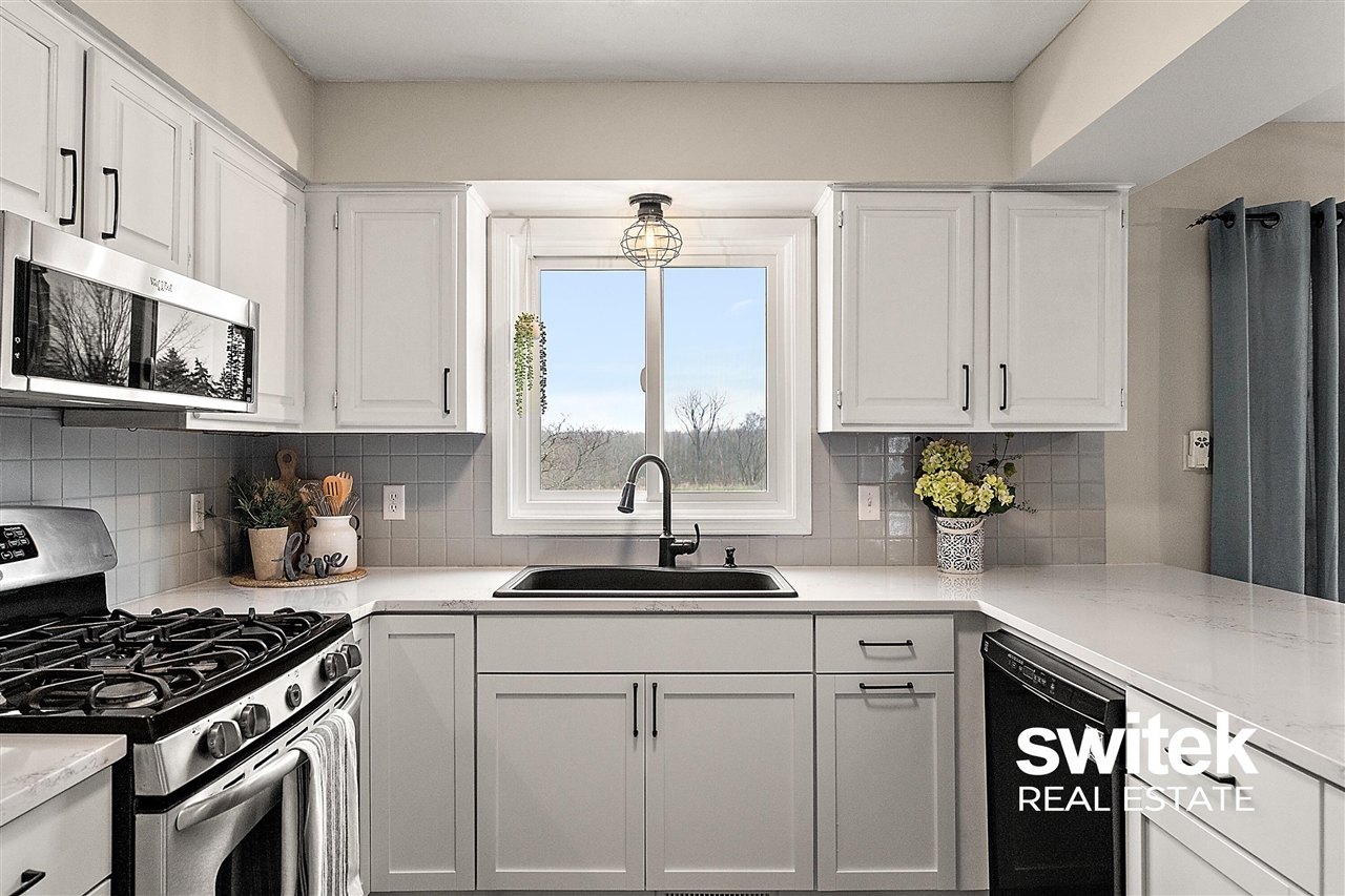 9750 Meadow Valley, Caledonia, MI, 49316-8549