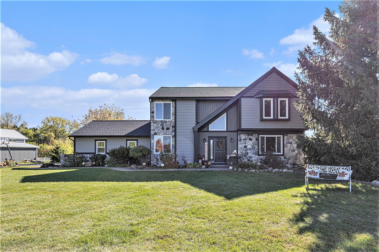 9750 Meadow Valley, Caledonia, MI, 49316-8549