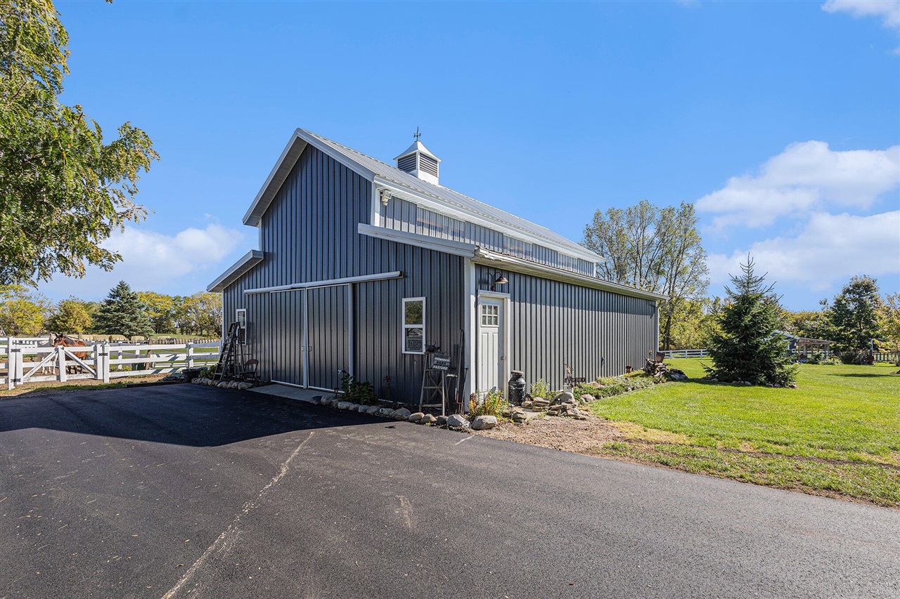 9750 Meadow Valley, Caledonia, MI, 49316-8549