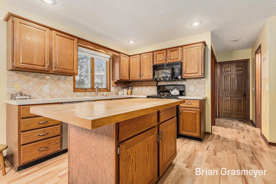 2826 Alger Street, Grand Rapids, MI, 49546-5608