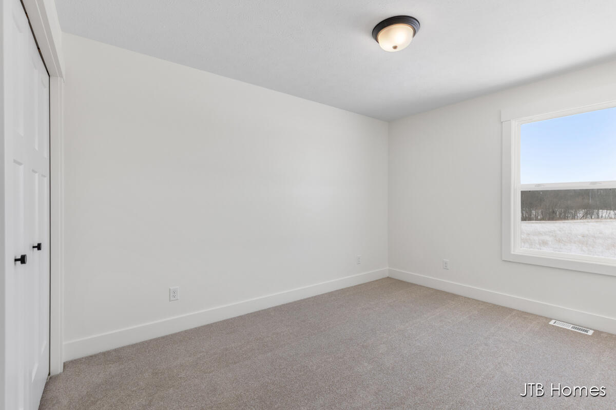 7105 Kettle Dale Avenue, Alto, MI, 49302