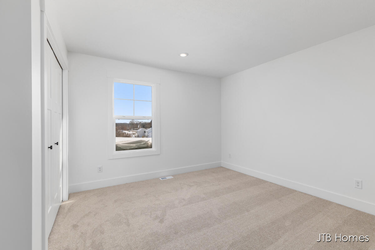 7105 Kettle Dale Avenue, Alto, MI, 49302