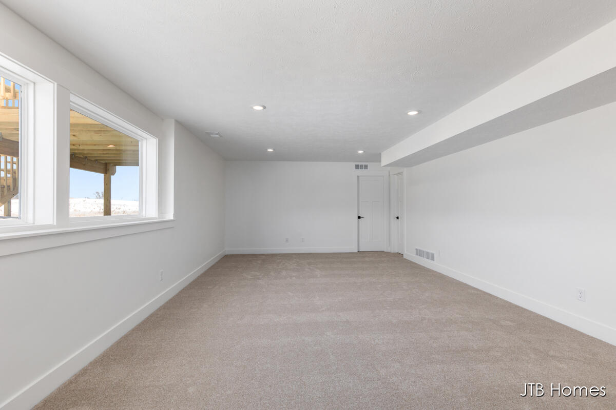 7105 Kettle Dale Avenue, Alto, MI, 49302