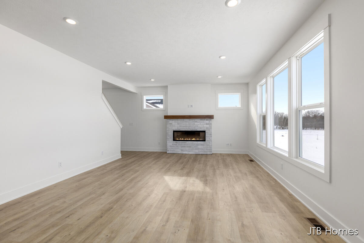 7105 Kettle Dale Avenue, Alto, MI, 49302