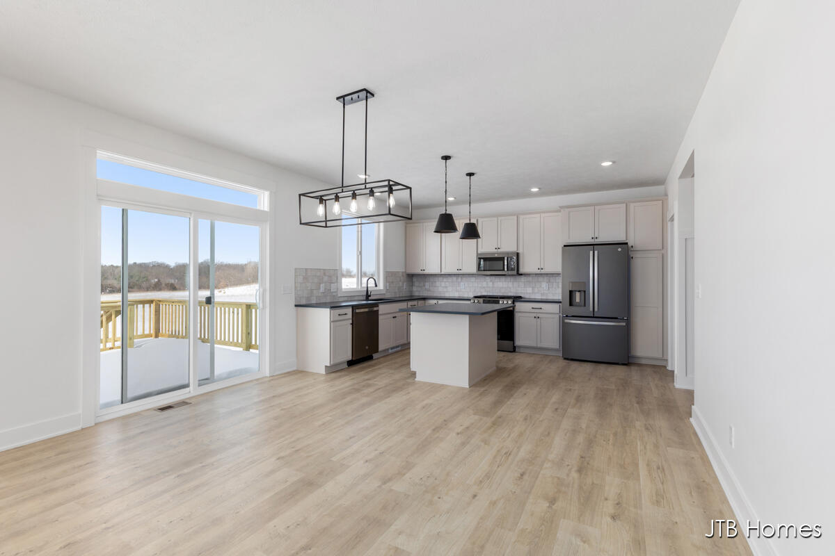 7105 Kettle Dale Avenue, Alto, MI, 49302