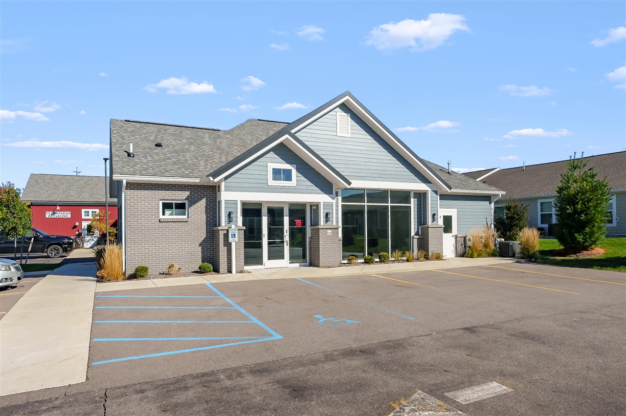 8083 Vineyard Parkway, Kalamazoo, MI, 49009