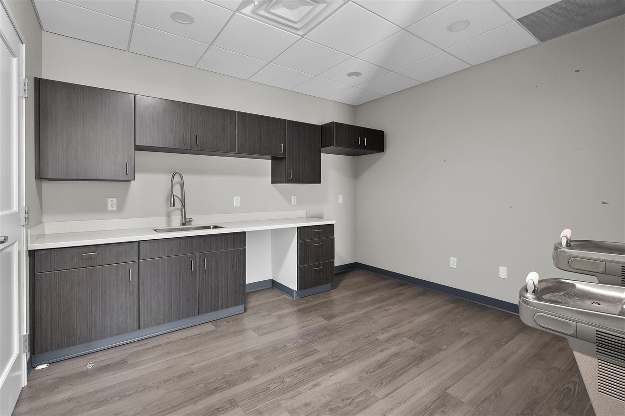 8083 Vineyard Parkway, Kalamazoo, MI, 49009