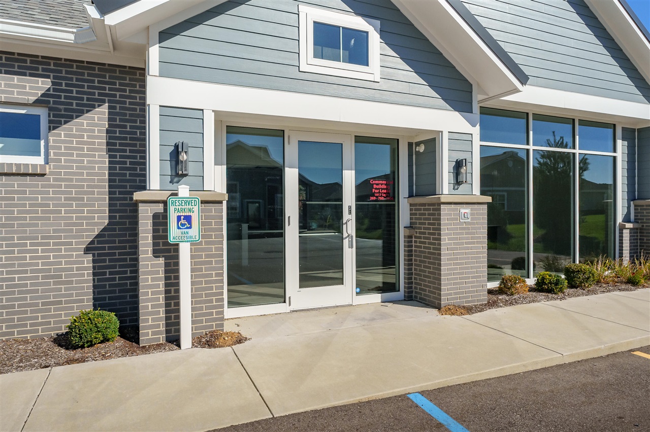 8083 Vineyard Parkway, Kalamazoo, MI, 49009