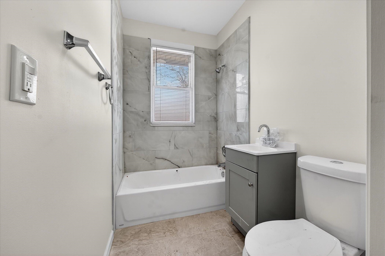 9702 Dundee Street, Detroit, MI, 48204