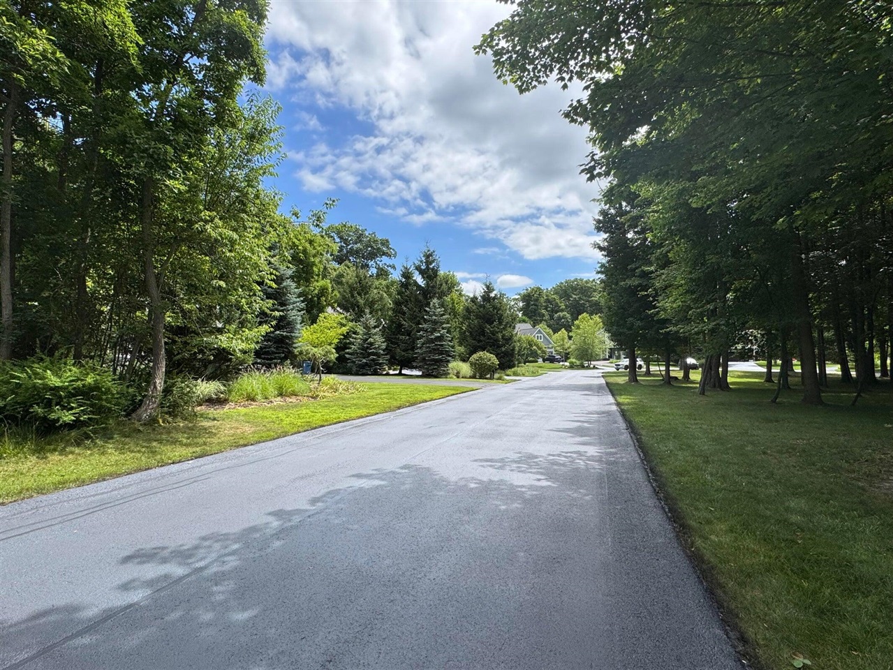 125 W Shore Woods Drive, Douglas, MI, 49406