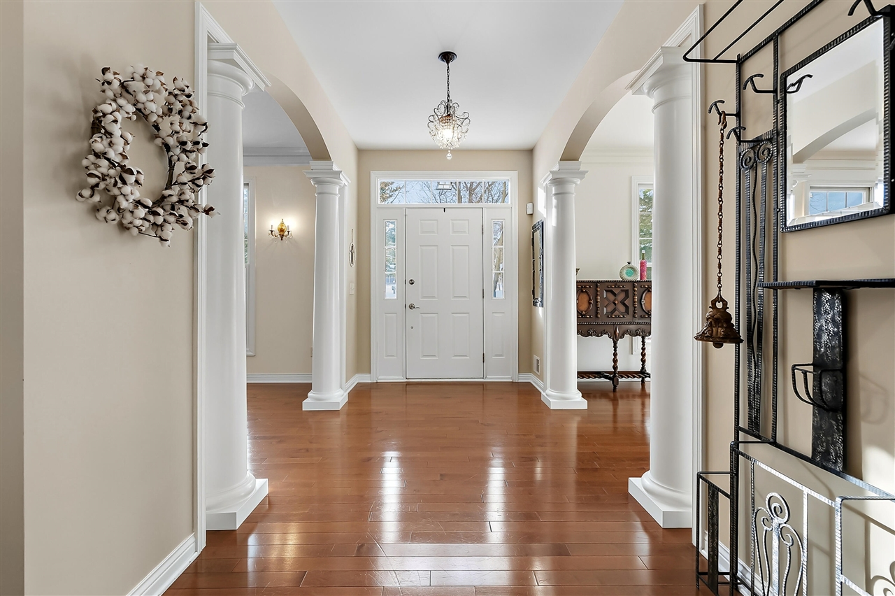 8272 Bainbridge Drive, Mattawan, MI, 49071-8402