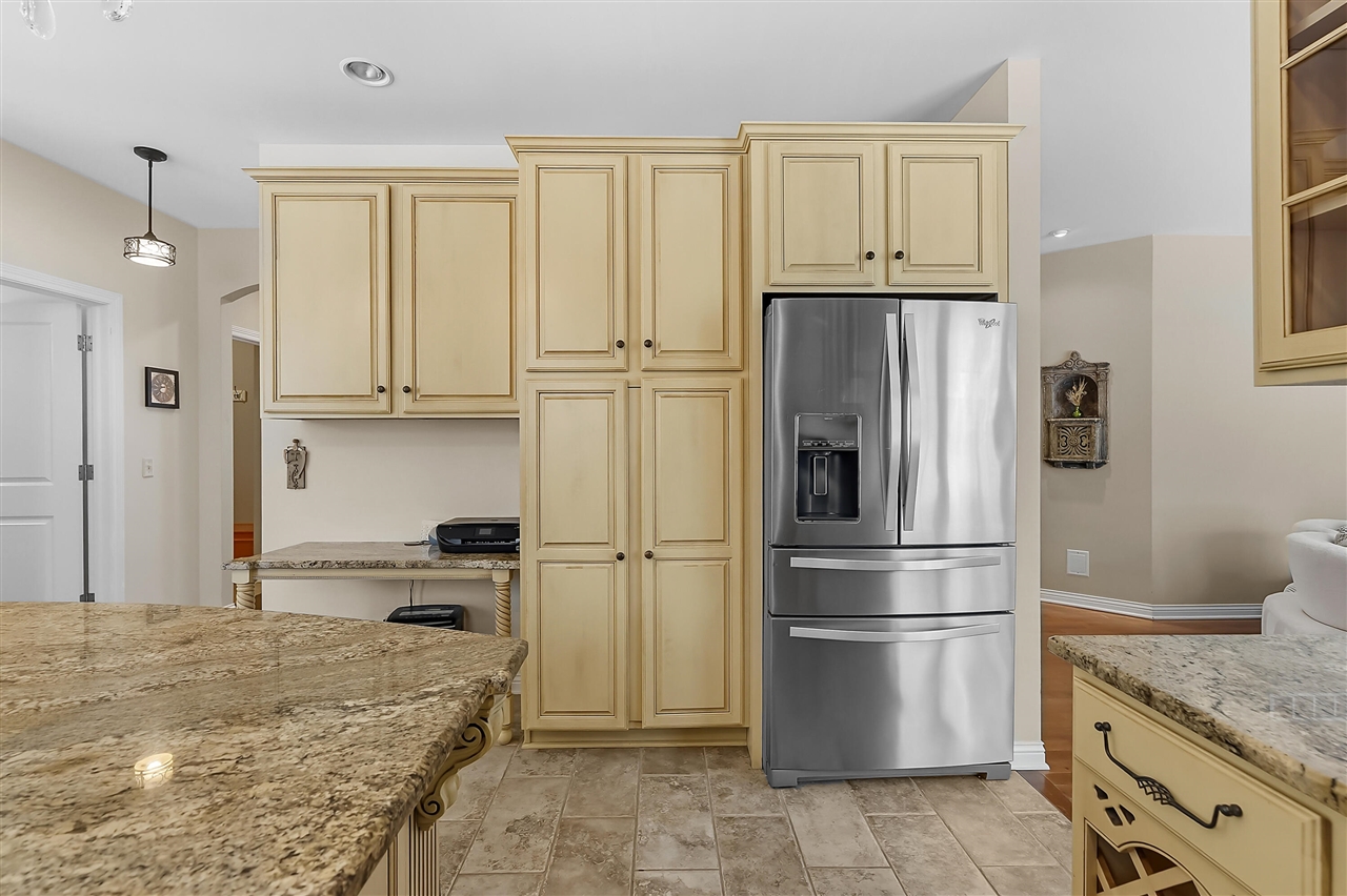 8272 Bainbridge Drive, Mattawan, MI, 49071-8402