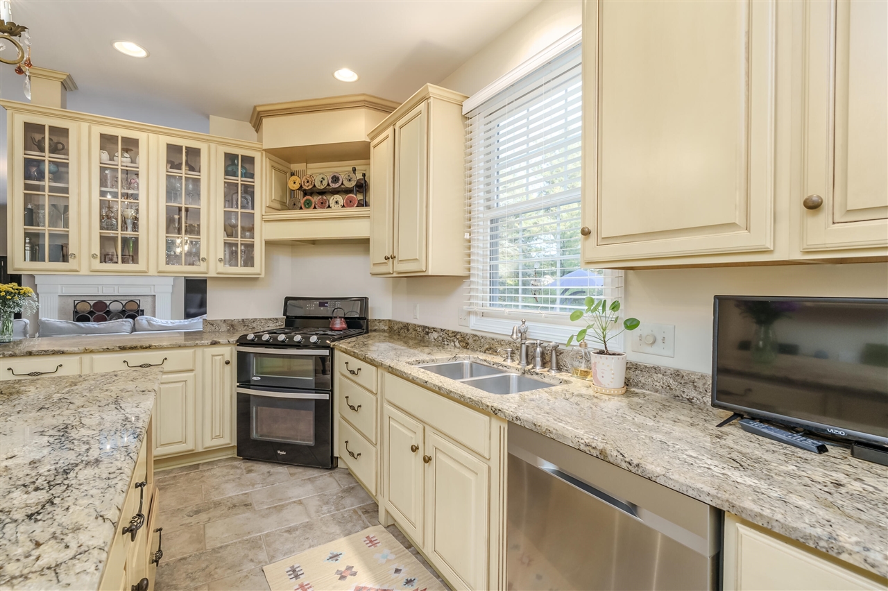 8272 Bainbridge Drive, Mattawan, MI, 49071-8402