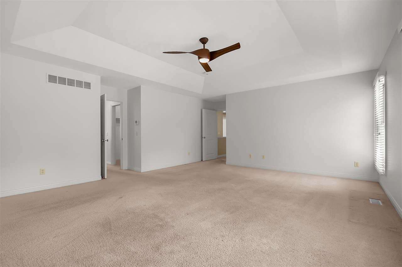 8272 Bainbridge Drive, Mattawan, MI, 49071-8402