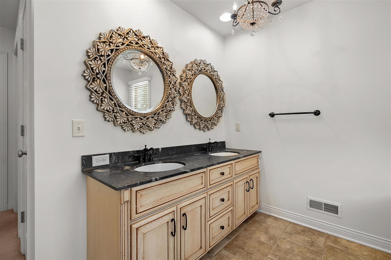 8272 Bainbridge Drive, Mattawan, MI, 49071-8402