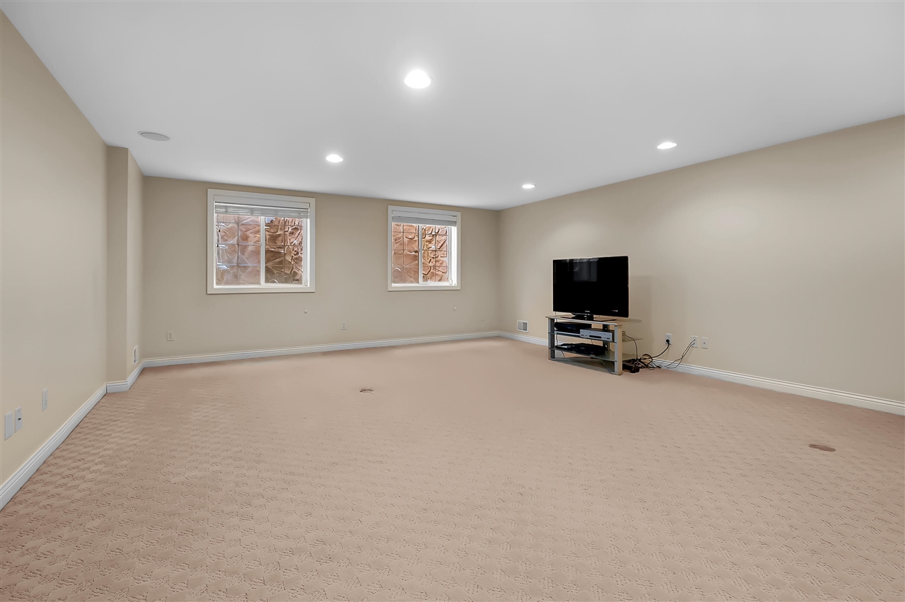 8272 Bainbridge Drive, Mattawan, MI, 49071-8402