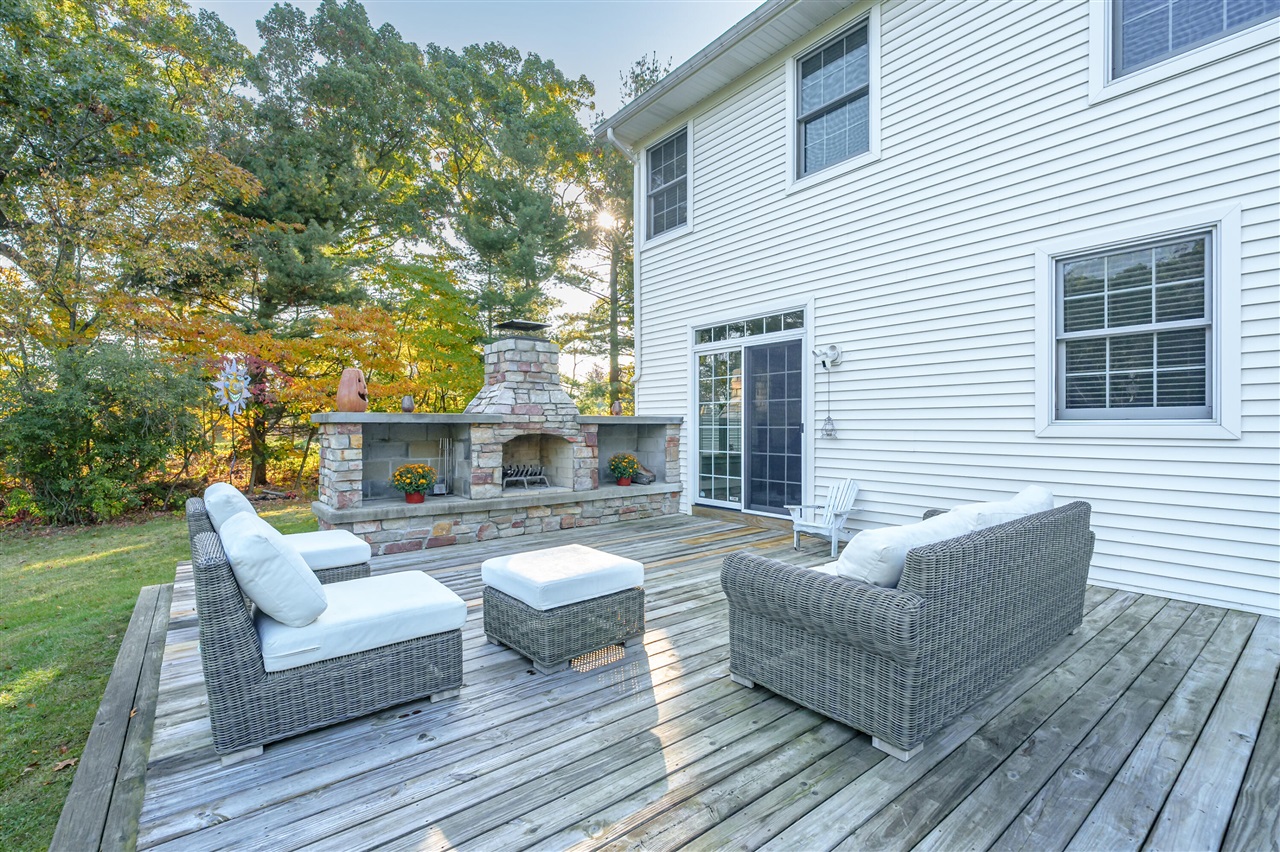 8272 Bainbridge Drive, Mattawan, MI, 49071-8402